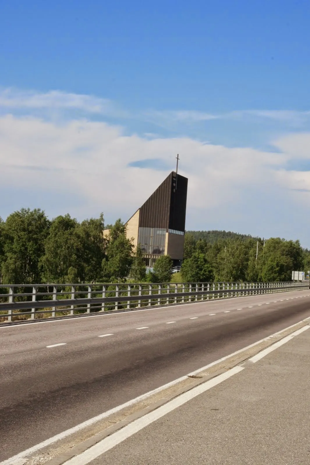 8.7 Ivalon kirkko // Ivalo church