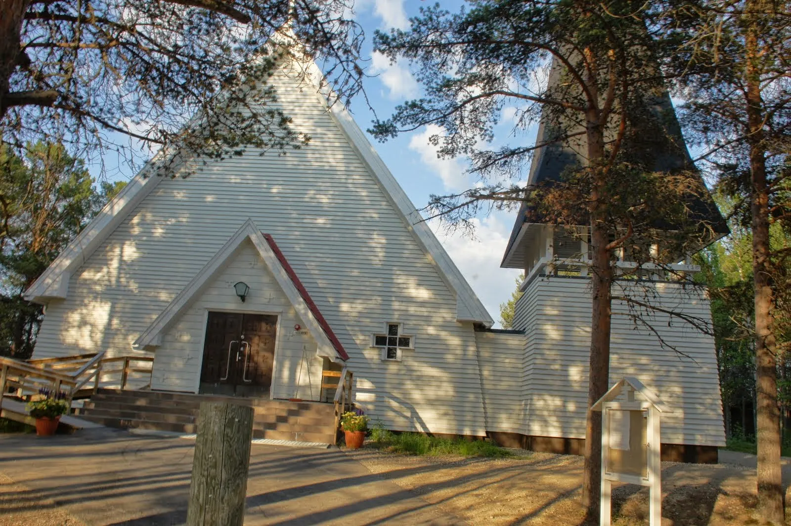 8.7 Inarin kirkko // Inari church