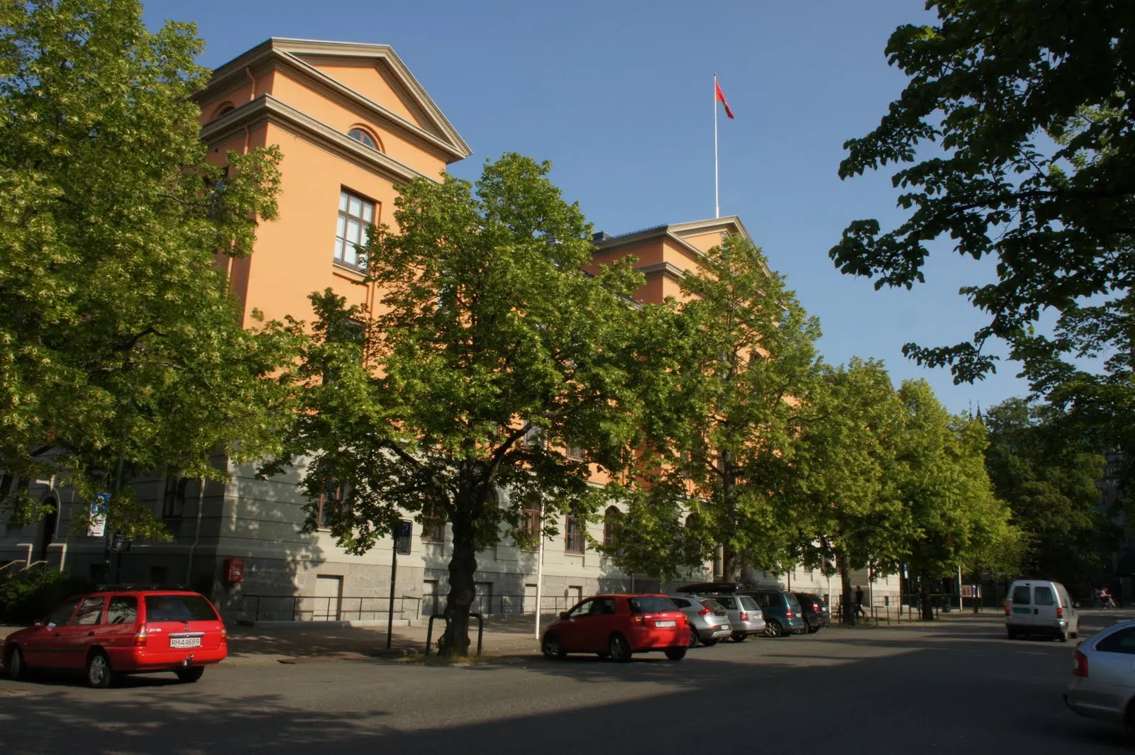 Rådhuset. Every Norwegian city needs to have one it seems...