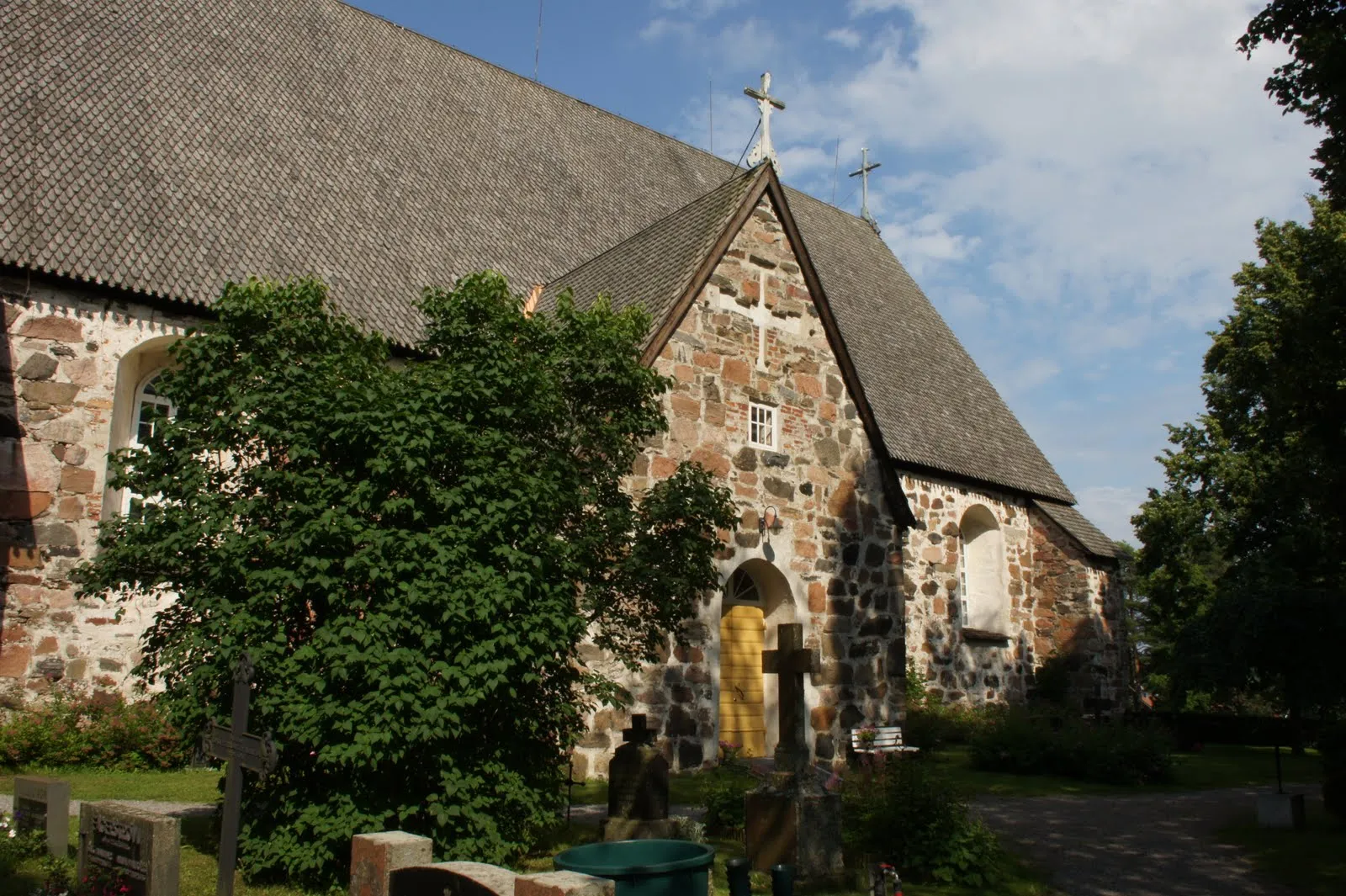 Nauvon kivikirkko