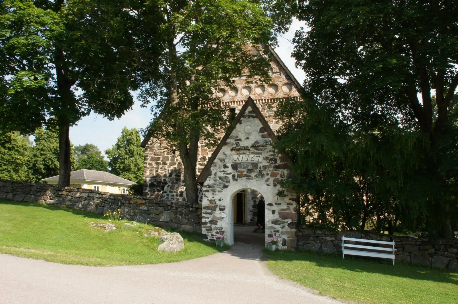 Nauvon kivikirkko