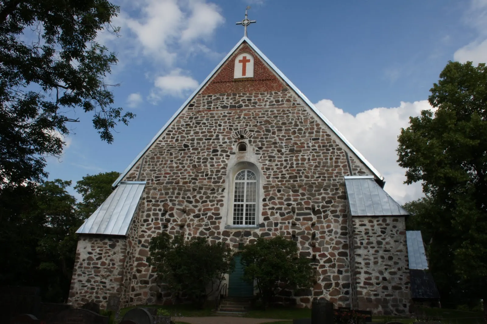 Paraisten kivikirkko