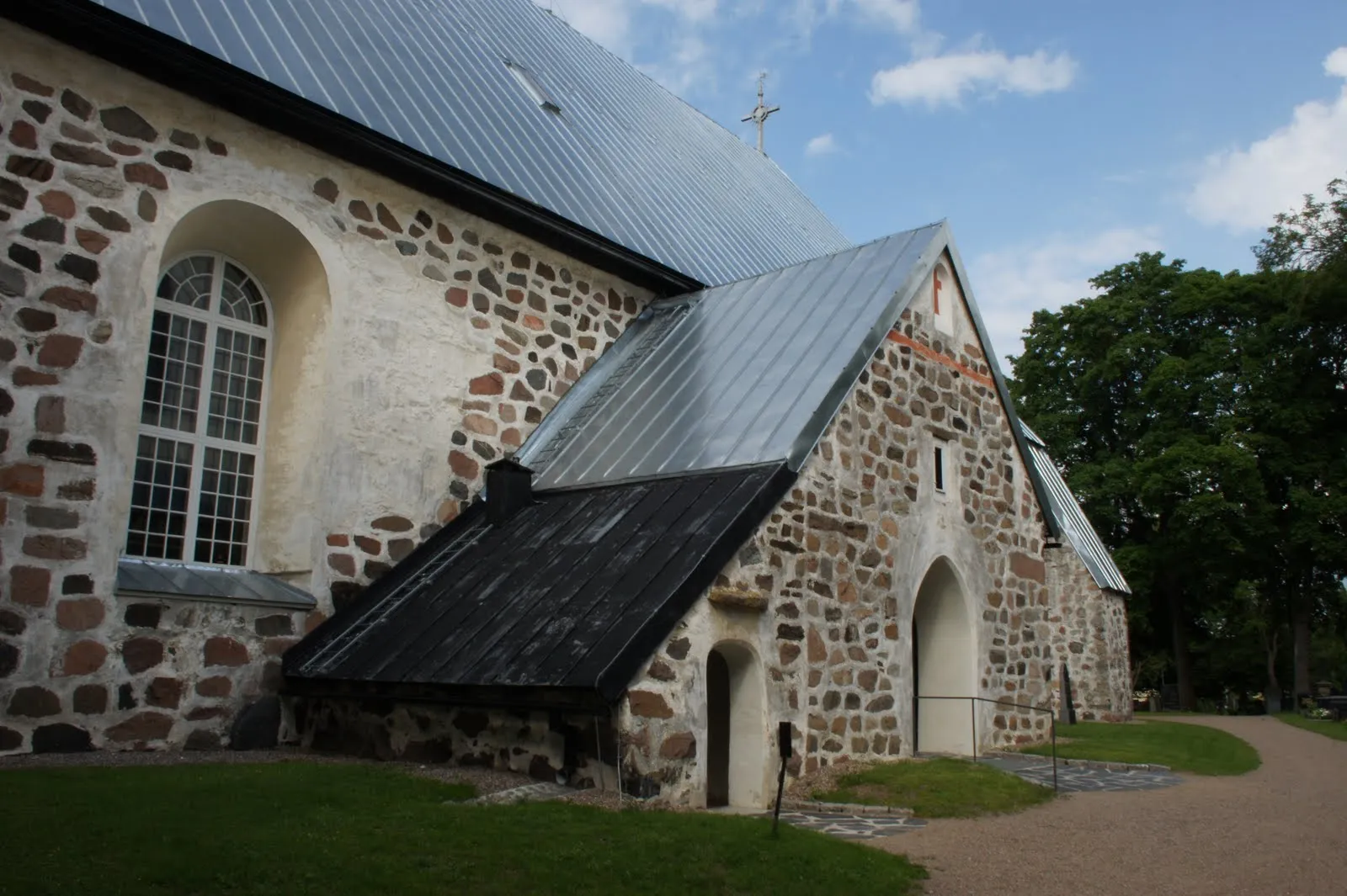 Paraisten kivikirkko