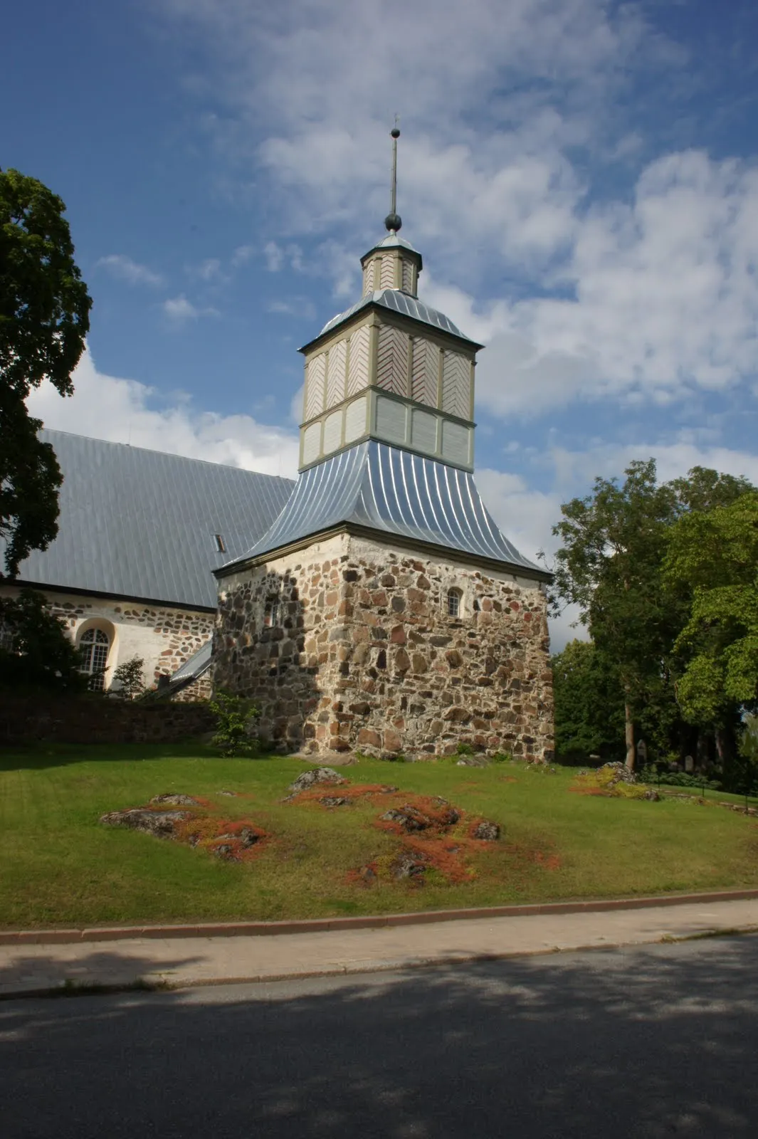 Paraisten kivikirkko