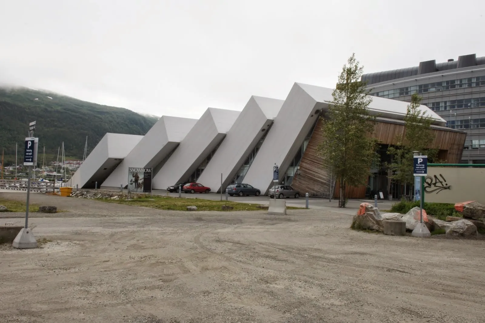 12.7 Polaria museo Tromssassa // Polaria museum in Tromsø