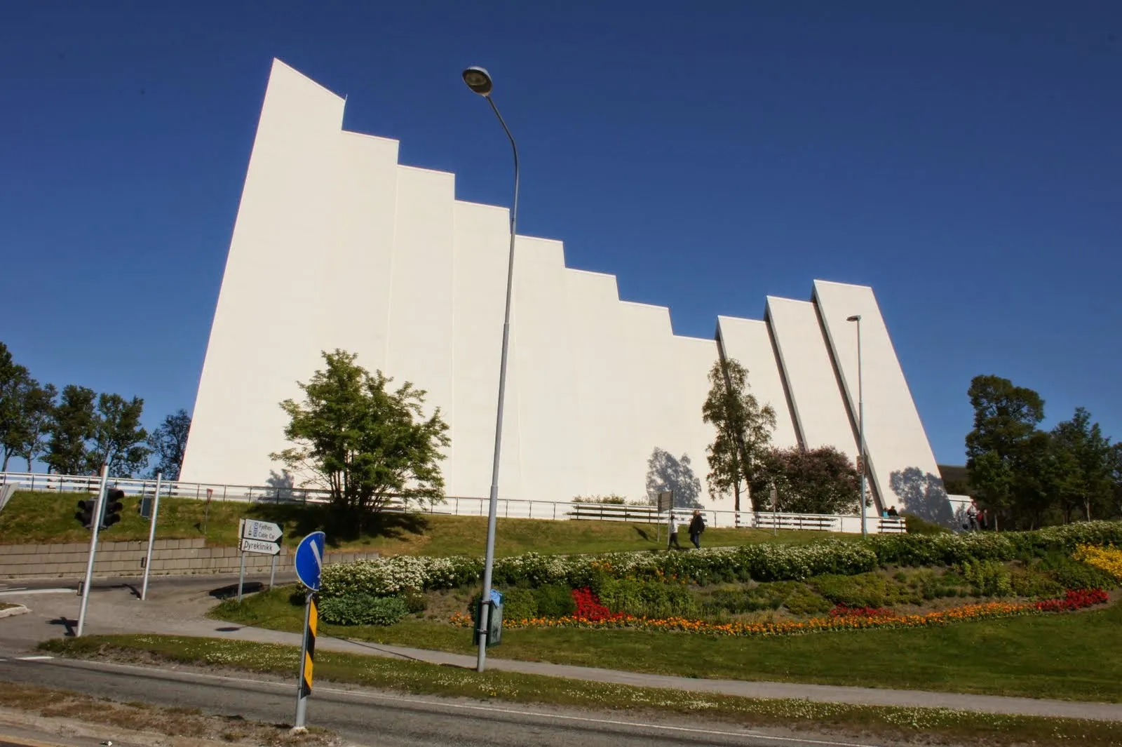 12.7 Jäämerenkatedraali Tromssassa // Arctic Cathedral in Tromsø