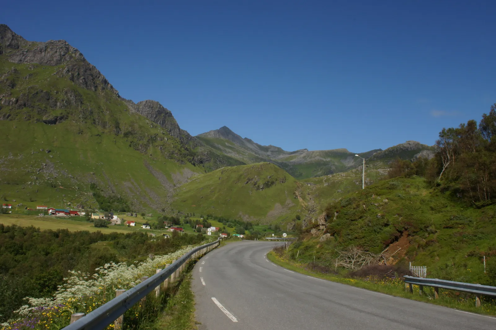 Driving around Vestvågøy