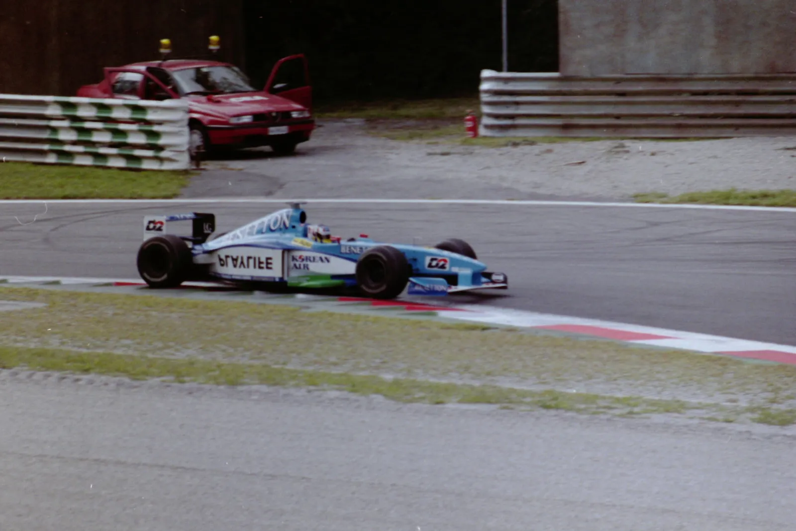 Alexander Wurz on Benetton B199 - Playlife