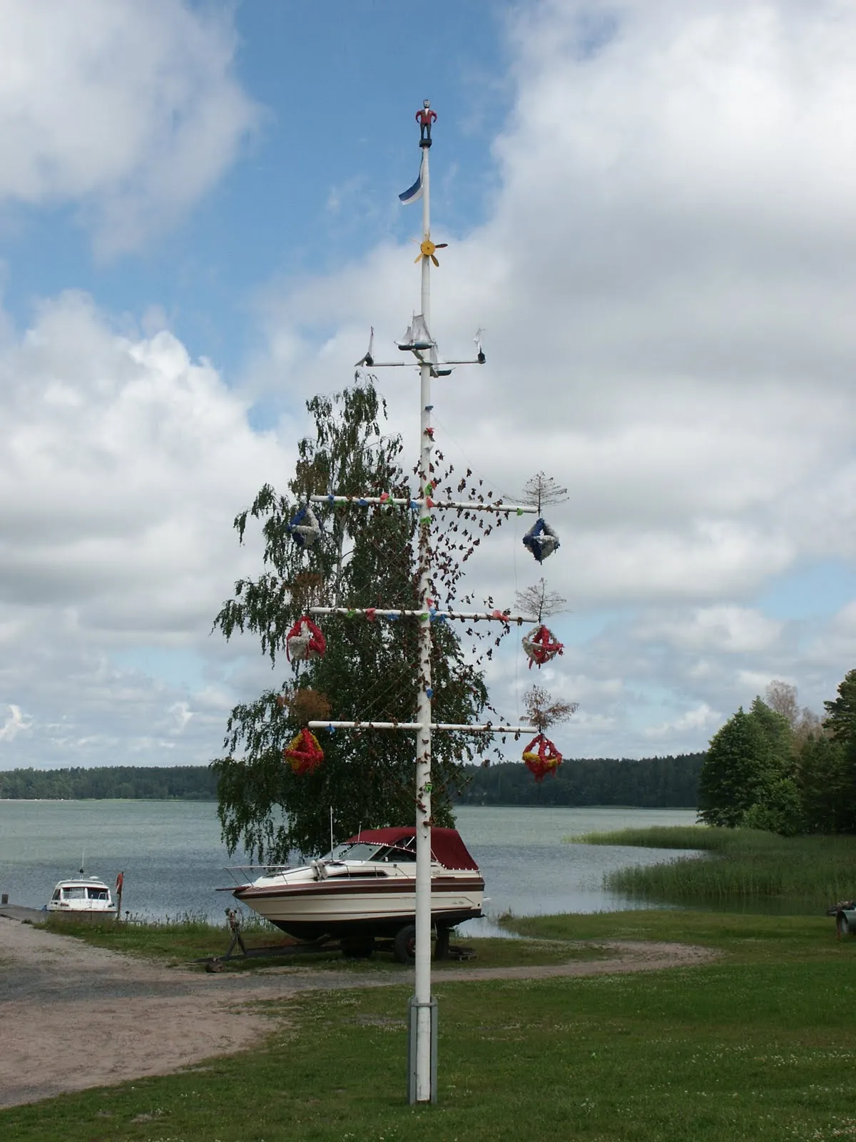 How Finnswedes celebrate Juhannus