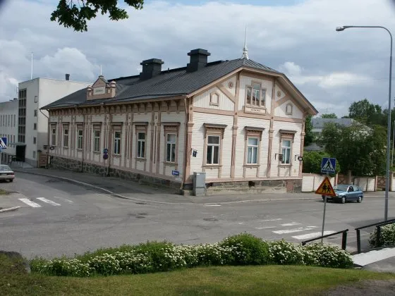 Building in front of Kirkko