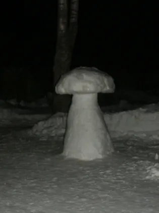 Snow sculture in Kauppakatu