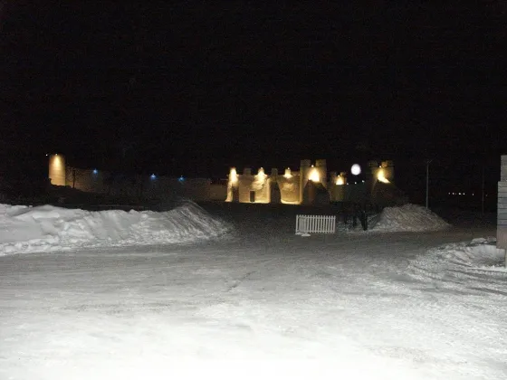 Lumilinna by night