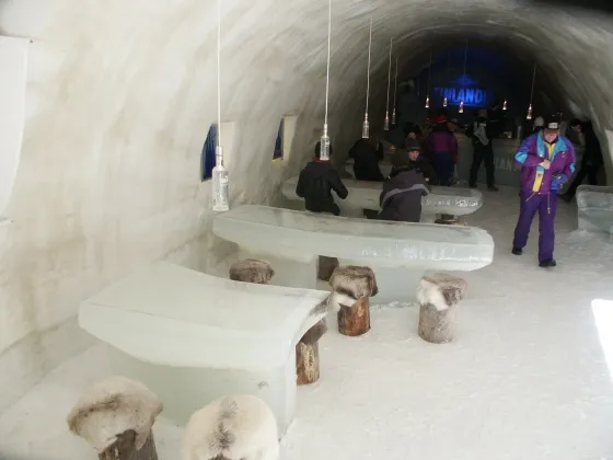 Snow restaurant