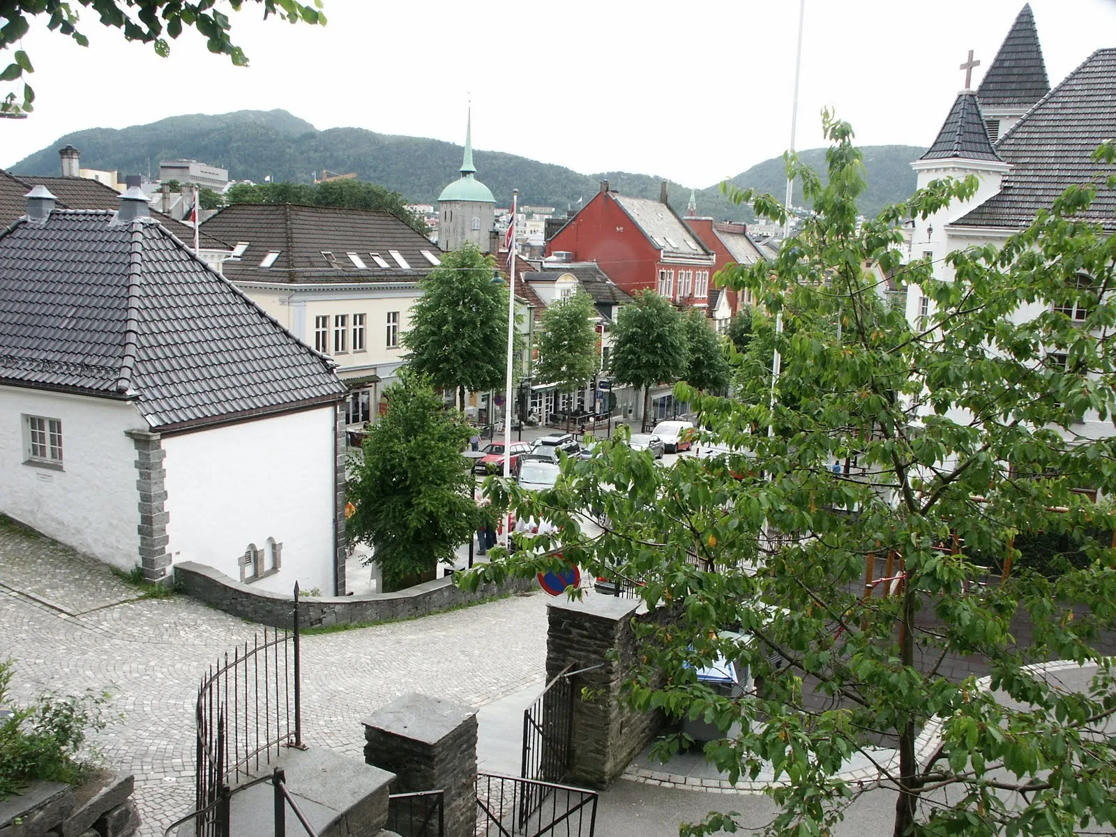 Walking down from Fløyen