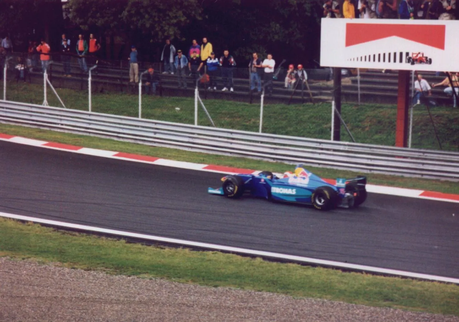 Johnny Herbert on Sauber C17