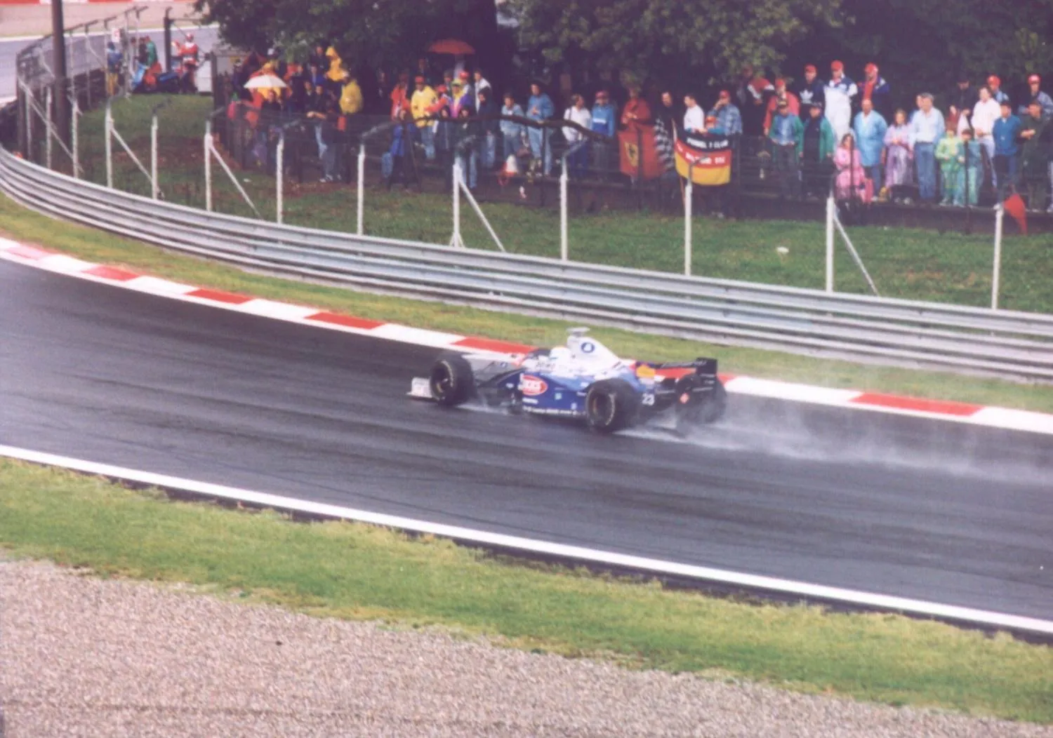 Esteban Tuero on Minardi 198