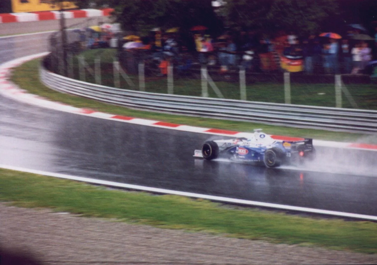 Esteban Tuero on Minardi 198